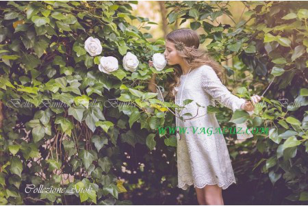 girl's white lace dress