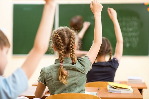 Los niños que desayunan bien rinden más en el colegio.